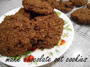 make some vegan chocolate oat cookies